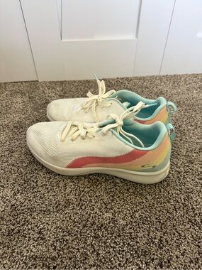 Sketchers Light Cream Knit Womens Sneakers with Pastel Accent